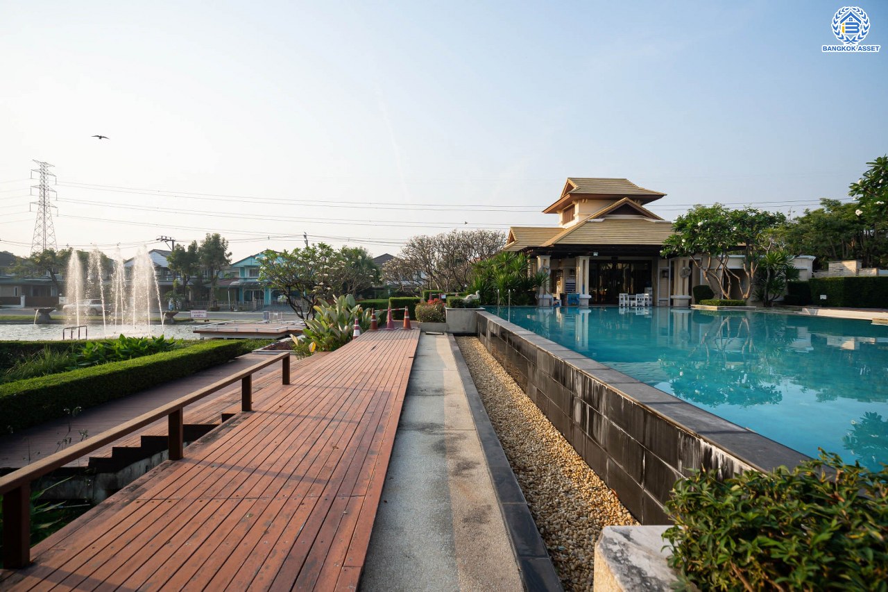 บ้านมือสองตกแต่งใหม่ โครงการ ชัยพฤกษ์ เพชรเกษม81 หลังมุม แบรนด์ Land&Houses พร้อมรองรับทุกความสุข บนเนื้อที่ 63.3 ตร.ว. ฟังก์ชัน 3 ห้องนอน 3 ห้องน้ำ 1 ห้องอเนกประสงค์ 2 ที่จอดรถ ทำเลเดินทางสะดวก เชื่อมต่อถนนเพชรเกษม ถนนมาเจริญ และใกล้ทางด่วน "เพชรเกษม"